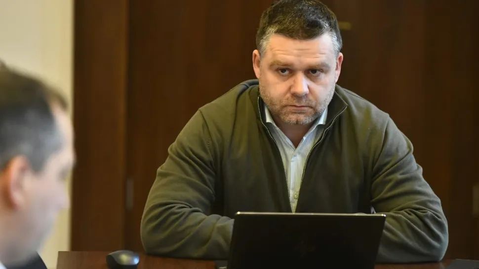 Ciucu pleacă în concediu în timp ce Bucureștiul e sub ape. I-a fost ridicată interdicția de a părăsi țara