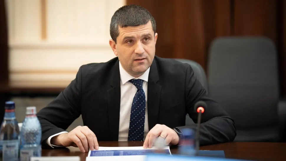 Două blocuri din Pitești, construite ilegal lângă un depozit mare de muniţie. 18 angajaţi MApN, cercetaţi de DNA. Anunțul ministrului Apărării