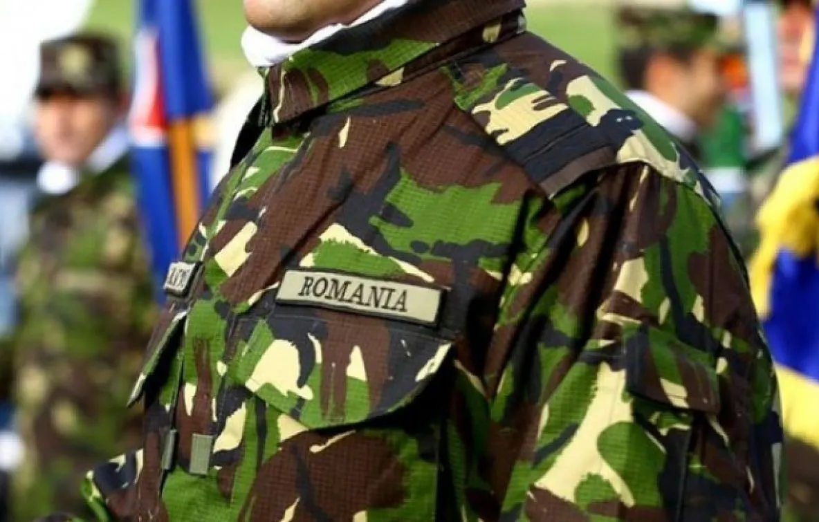 Anumiți militari pot urca mai repede în carieră, indiferent de vârstă. MApN schimbă regulile de avansare în grad
