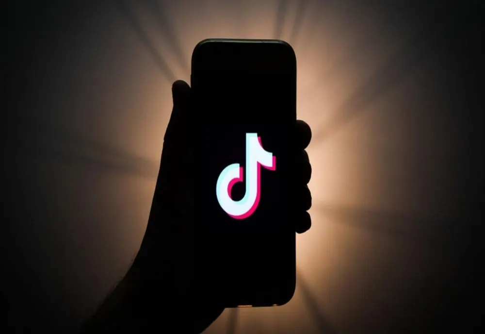 Senatul SUA a votat în unanimitate interzicerea aplicaţiei TikTok pe telefoanele angajaţilor guvernului