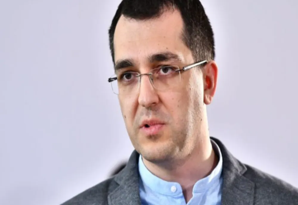 Profesor de la Universitatea din Viena aruncă în aer studiile „Boierului” 