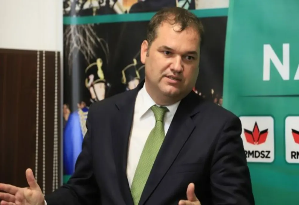 CSEKE ATTILA ADUCE PRIMARII CU PICIOARELE PE PĂMÂNT: ÎN BUGET, MAI AVEM 3 MILIARDE DE LEI, FACTURI DEPUSE PUŢIN PESTE 4 MILIARDE. ACESTA ESTE SITUAŢIA LA ZI
