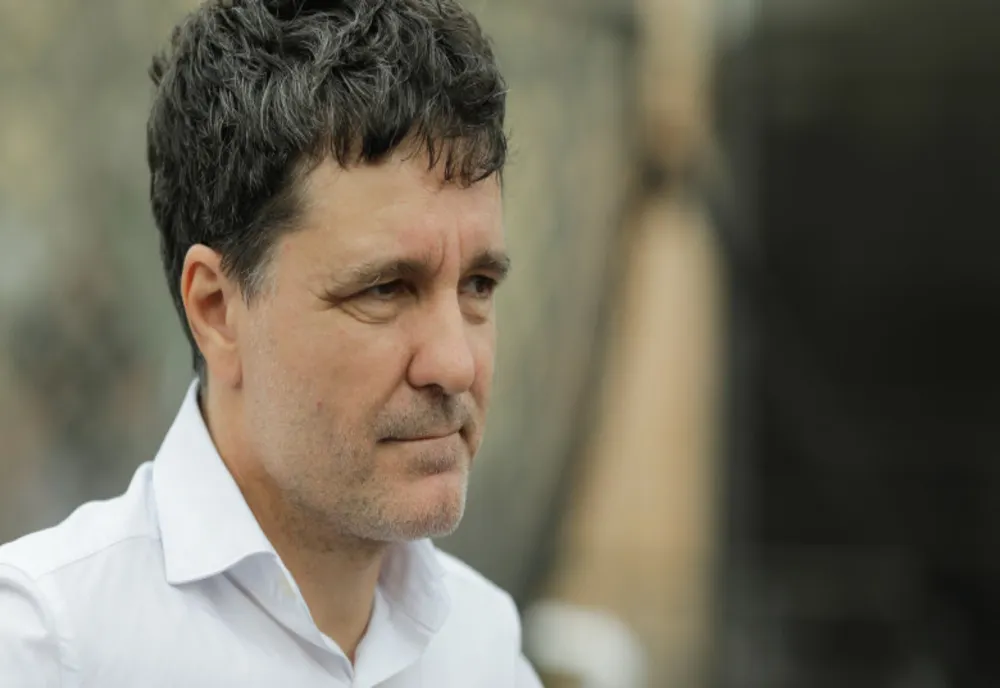 Cum l-au ajutat Nicușor Dan și Radu Mihaiu pe finul lui Sile Cămătaru să dea o lovitură de 1 milion de euro