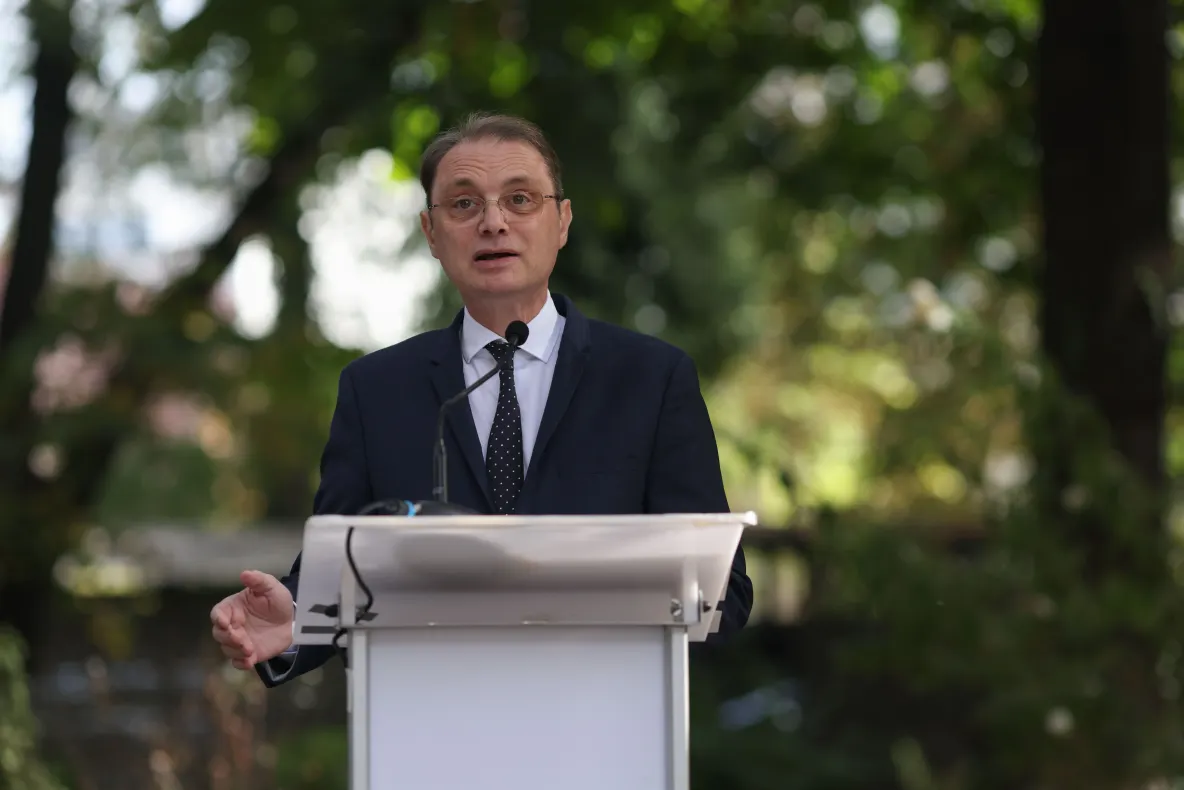 Luca Niculescu anunță un plan de relansare economică de 5 miliarde de euro și eliminarea impozitului minim