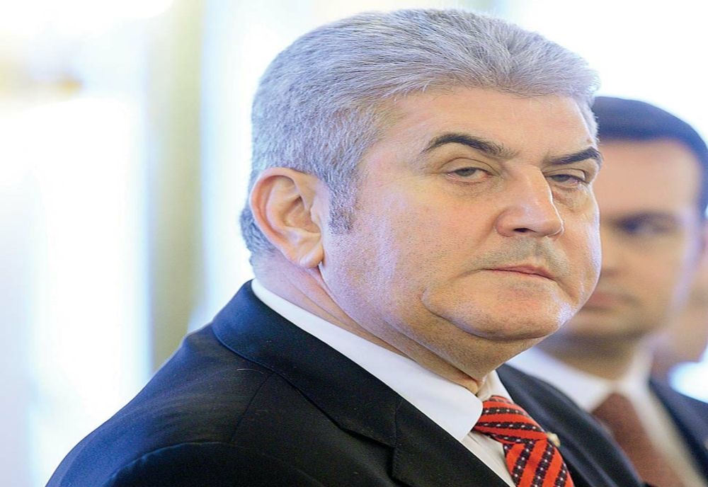 Miron Mitrea crede că Gabriel Oprea este o piesa grea care poate devoala sau spăla statul paralel