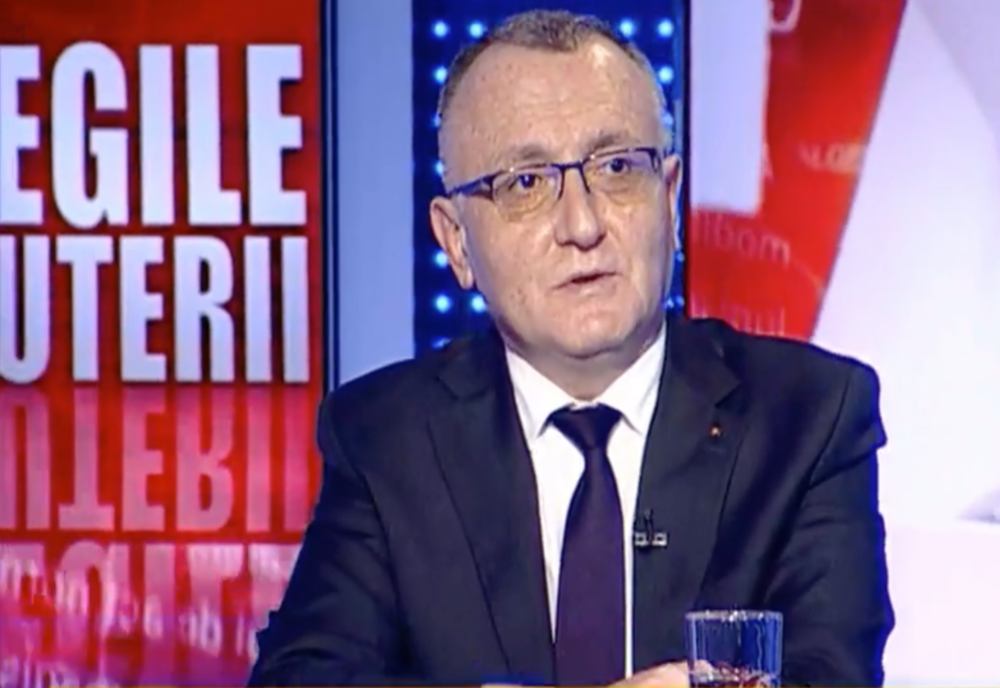 Sorin Cîmpeanu cere mai mulți dascăli: ”Reducerea numărului de elevi din clasele de liceu înseamnă 1.000 de clase în plus”