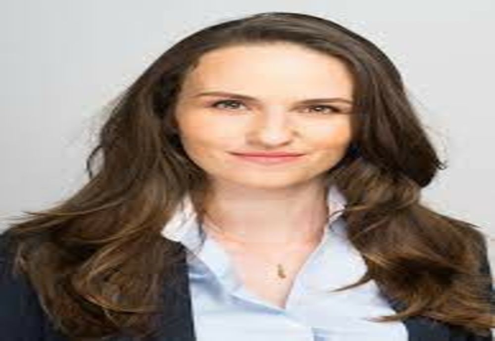 OANA ȚOIU DESPRE ADRIAN NĂSTASE ȘI VIORICA DĂNCILĂ: ROMÂNIA NU ESTE ȘI NU POATE FI REPREZENTATĂ DE POLITICIENI CARE SE AȘEAZĂ ÎN POZĂ LÂNGĂ PUTIN ASTĂZI