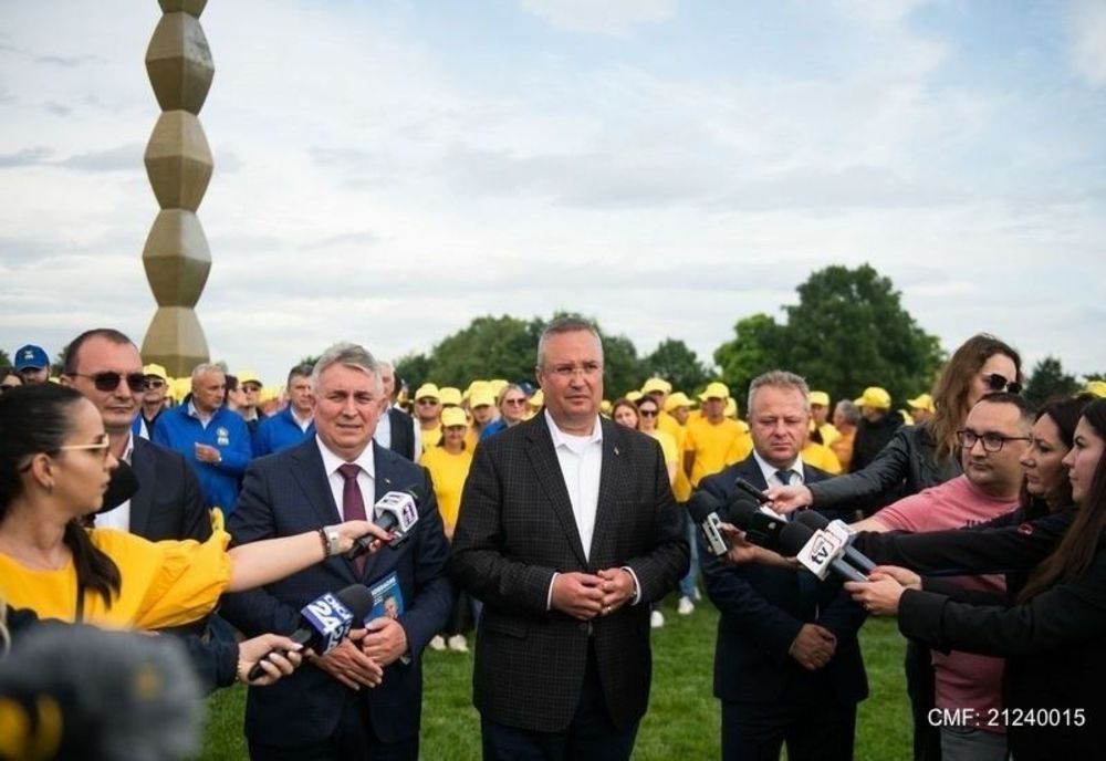 Ciucă, de Ziua Rezervistului Militar: Urmare a eforturilor depus de rezervişti, militarii activi de azi se pot mândri că fac parte dintr-o instituţie profesionistă şi respectată