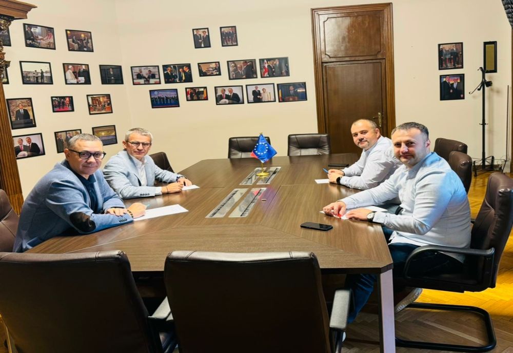 VICTOR PONTA A SEMNAT CU LIDERII PARTIDULUI PRO ROMÂNIA, PARTIDULUI REPUBLICAN ȘI PARTIDULUI ECOLOGIST ROMÂN CONSTITUIREA ALIANȚEI ROMÂNIA PE PRIMUL LOC