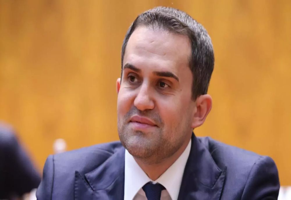 Ministrul Transporturilor pune piciorul în prag. Mesaj clar pentru Bolojan: „Economia nu se repară prin biruri. Pachetul de relansare al PSD nu este negociabil!”