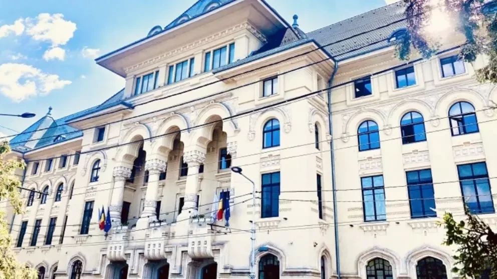 Ședință la Primăria Capitalei: eliminarea parcărilor gratuite pentru mașinile electrice, printre subiectele de dezbatere