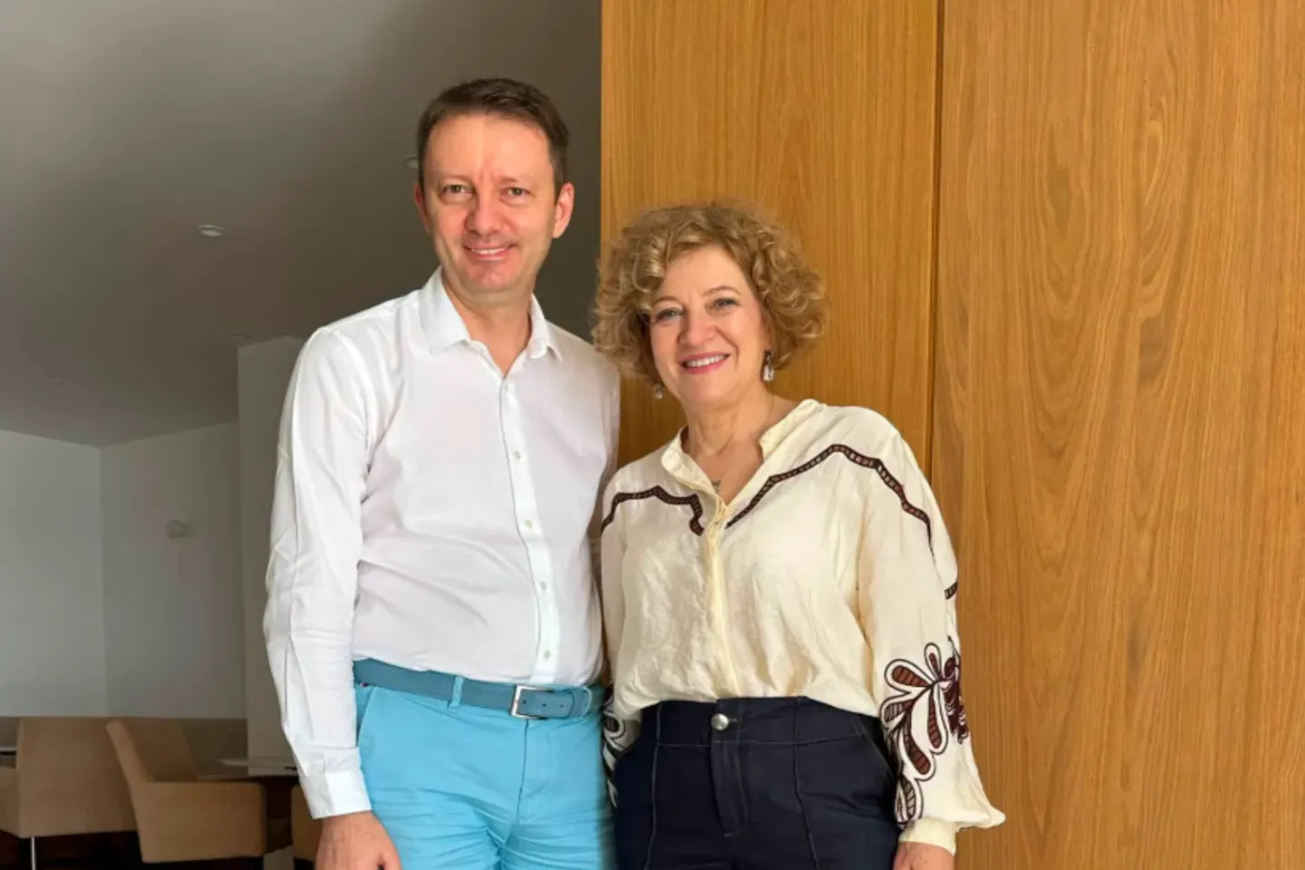 Președintele Nicușor Dan l-a desemnat pe Siegfried Mureșan să formeze noul guvern. Mureșan a cerut timp de gândire