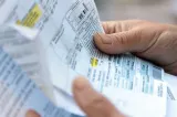 Facturi mai mari, după o vară de criză energetică. Bolojan pasează populației nota de plată pentru importurile costisitoare
