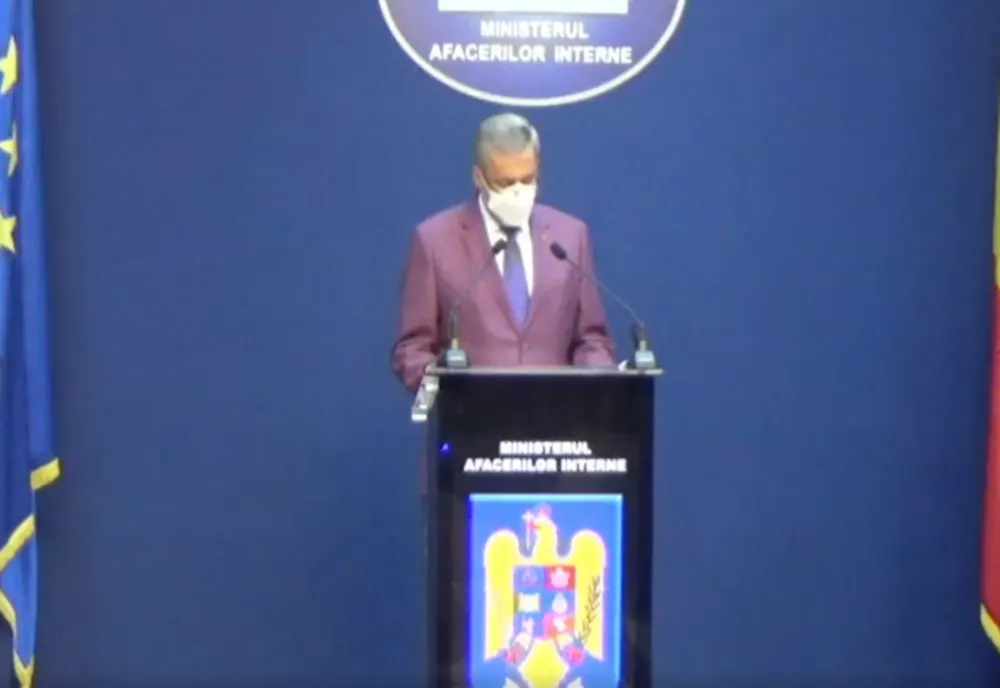 Ministrul Vela, în miez de noapte: ”Nu facem altceva decât să dăm timp acestui inamic perfid şi invizibil să ia tot mai multe vieţi”