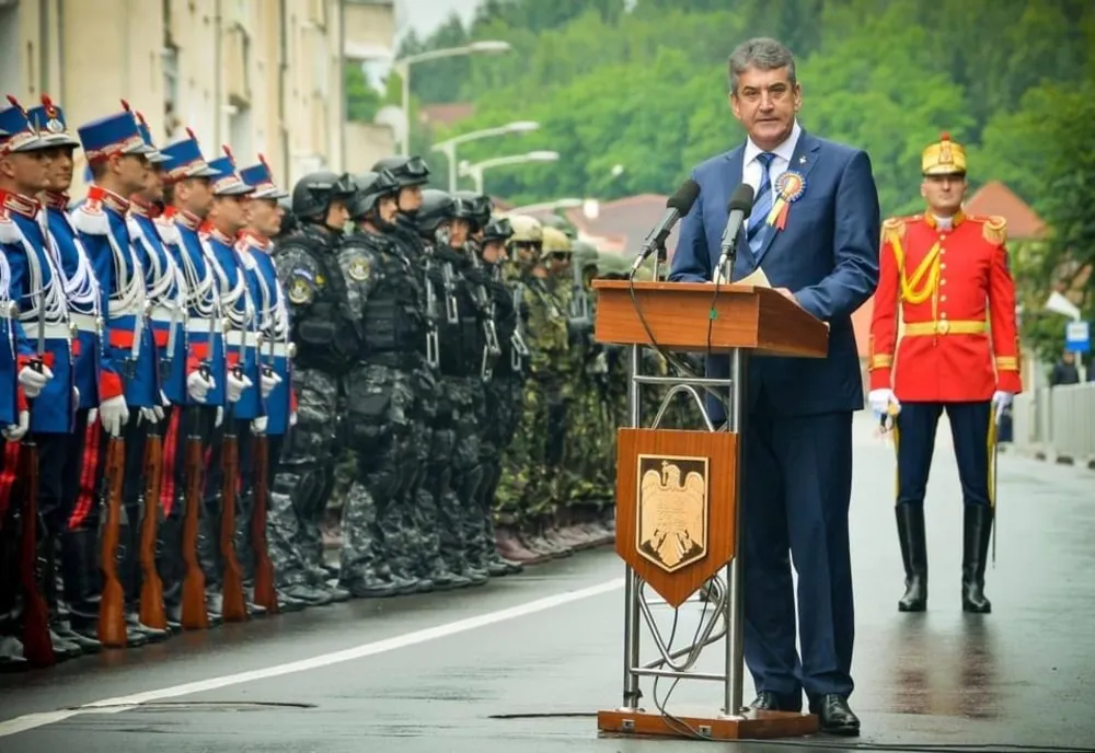 Mesajul generalului Gabriel Oprea, de Ziua Drapelului Național: Este simbolul românismului și al României