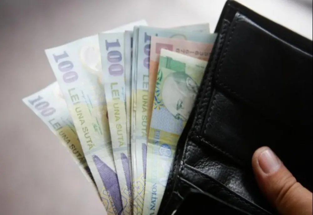Salariile bugetarilor și pensiile militarilor cresc, din ianuarie 2023. Ce alte venituri vor fi majorate