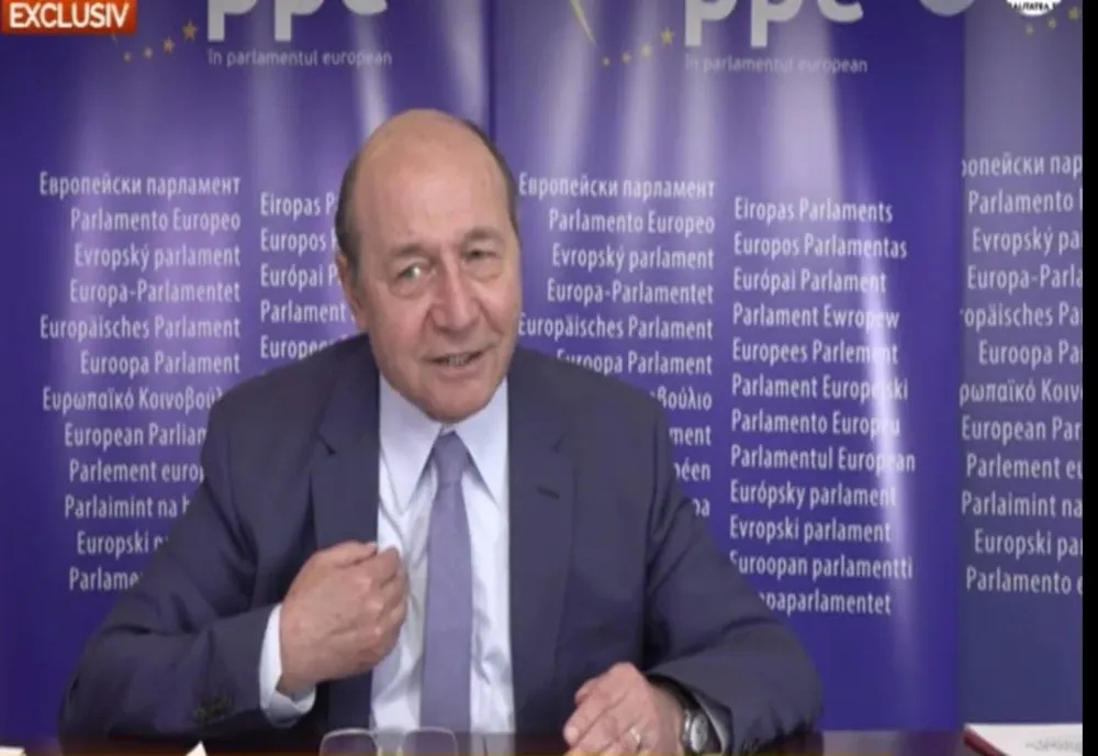 BĂSESCU: AMERICA E AMERICA, AMERICA NU E TRUMP. TRUMP E UN AGENT IMOBILIAR, CĂRUIA ÎI PLACE SĂ FACĂ SCANDAL, ÎN ROMÂNIA AR FI FOST ÎN PUȘCĂRIE