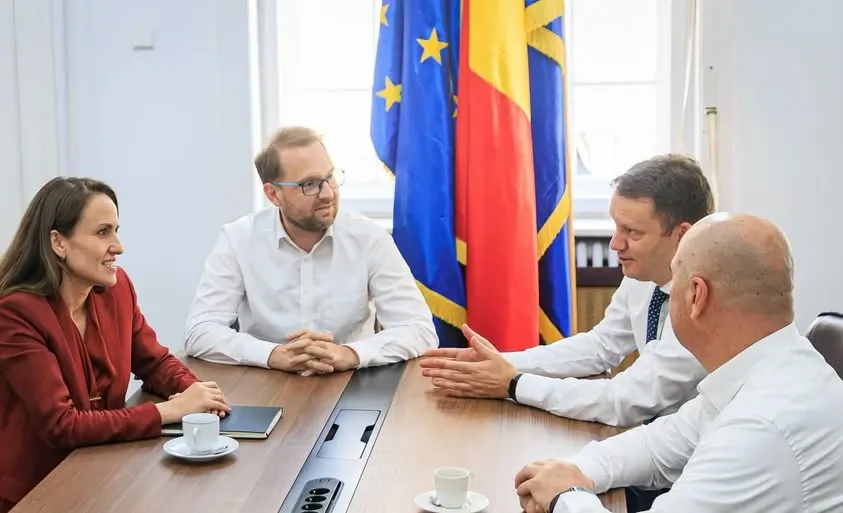 „Cafeaua cea de taină” - înainte de întâlnirea cu Nicușor Dan de la Cotroceni. Foto/Siegfried Mureșan