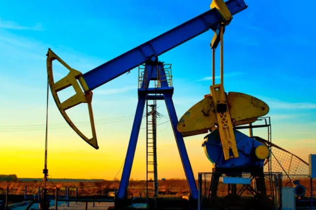 Războiul cu Iranul golește rezervele SUA. Stocurile de petrol, la un minim istoric