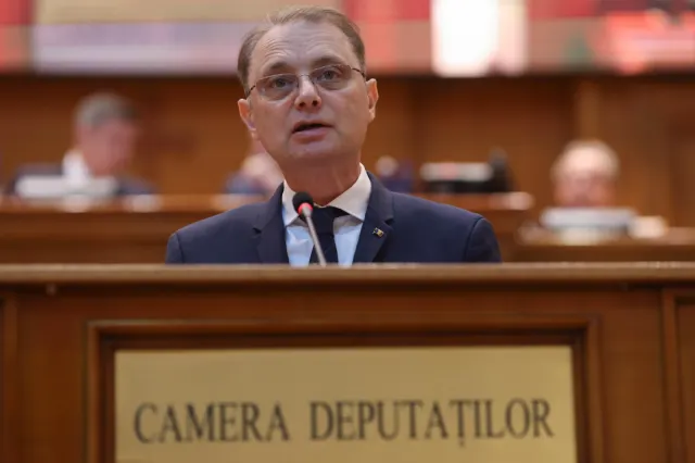 Guvernul Luca Niculescu a trecut cu 280 de voturi. România pune capăt crizei politice