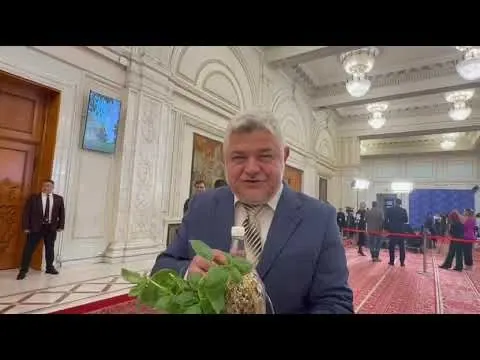 Agheasmă și tămâie în Parlament, în ziua votului pentru Guvernul Niculescu. Ninel Peia: „Pentru duhurile useriste și bolojeniste”